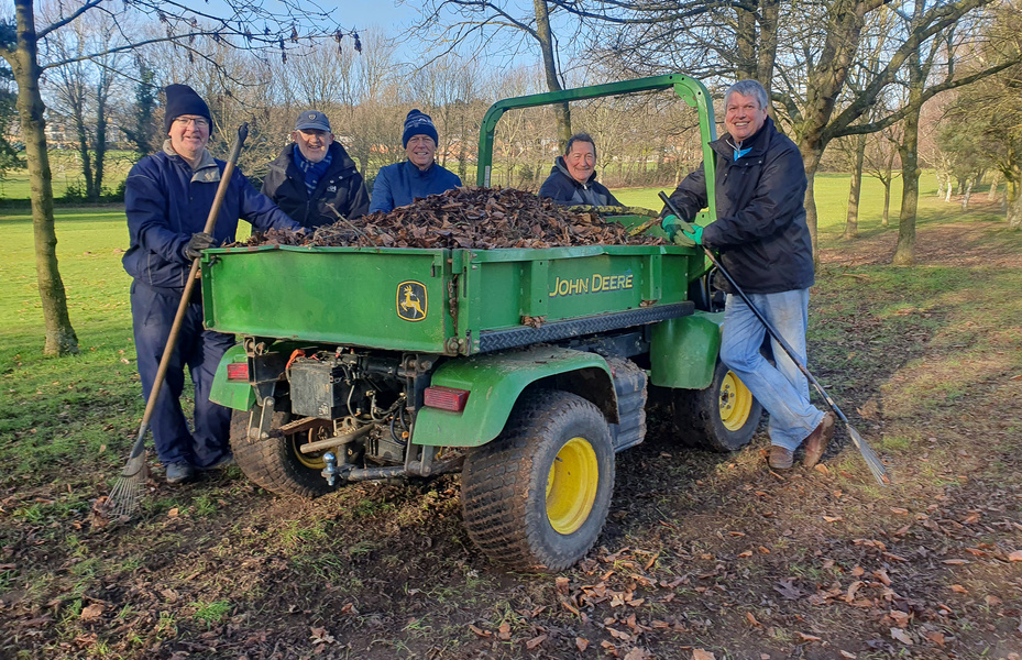 Leaf collection Volunteers